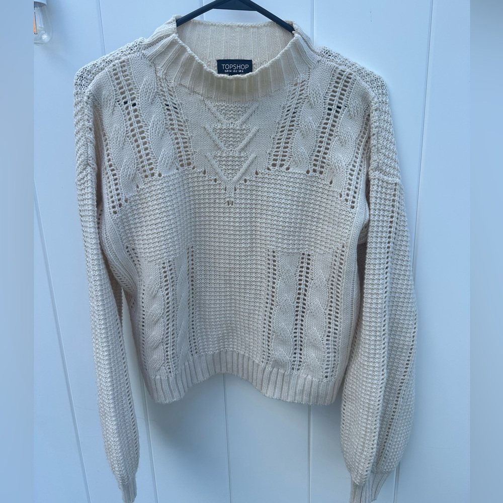 TOPSHOP US SIZE 2. off-white knit sweater.